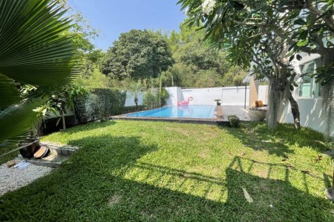 Chalet de 4 dormitorios en Hua Hin, Tailandia № 124472 - foto 4