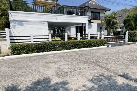 Chalet de 4 dormitorios en Hua Hin, Tailandia № 124472 - foto 2