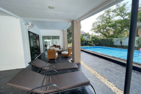 Chalet de 4 dormitorios en Hua Hin, Tailandia № 124472 - foto 5