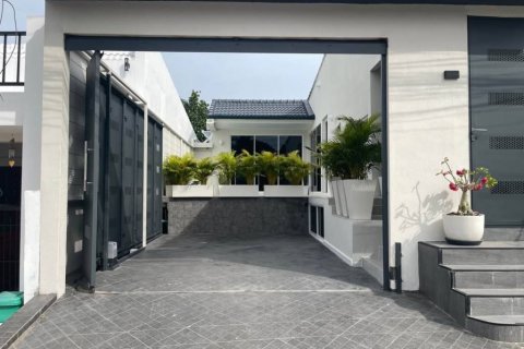 Chalet de 3 dormitorios en Kathu, Tailandia № 124381 - foto 4