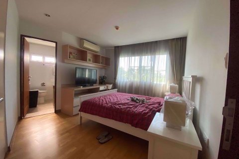 Condominio de 2 dormitorios en Phra Khanong, Bangkok, Tailandia № 76055 - foto 4