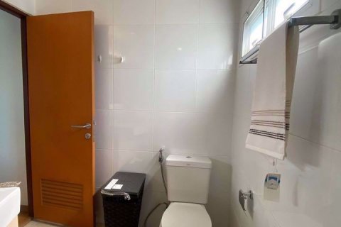 Condominio de 2 dormitorios en Phra Khanong, Bangkok, Tailandia № 76055 - foto 8