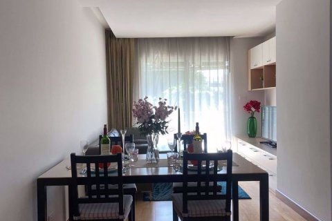 Condominio de 2 dormitorios en Phra Khanong, Bangkok, Tailandia № 76055 - foto 2