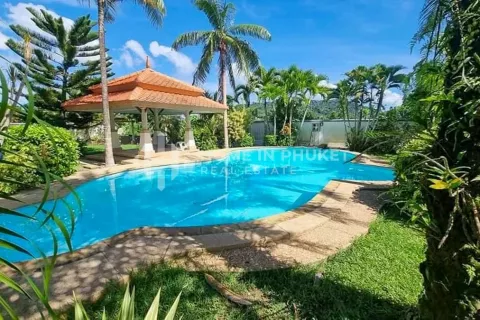Casa de 4 dormitorios en Kathu, Tailandia № 131751 - foto 3