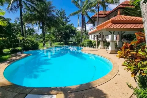 Casa de 4 dormitorios en Kathu, Tailandia № 131751 - foto 2