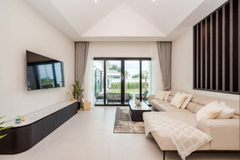 Chalet de 3 dormitorios en Hua Hin, Tailandia № 126001 - foto 10