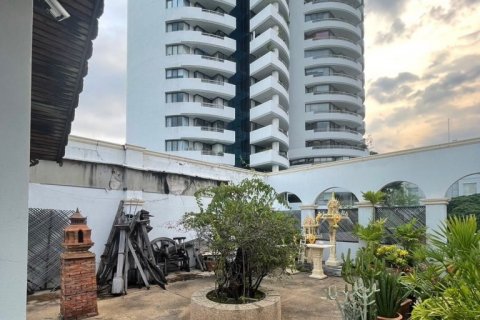 Casa de 5 dormitorios en Bangkok, Tailandia № 81352 - foto 4