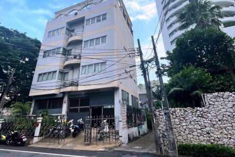 House in Bangkok, Thailand 5 bedrooms № 81352