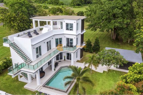 Studio in Chonburi, Thailand № 115859