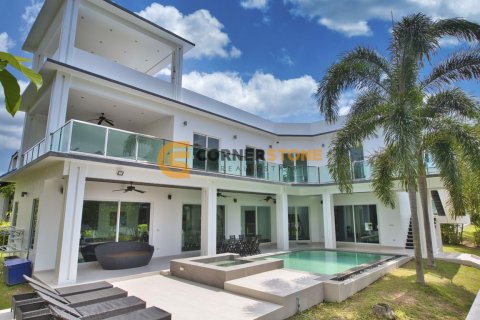 Estudio en Chonburi, Tailandia № 115858