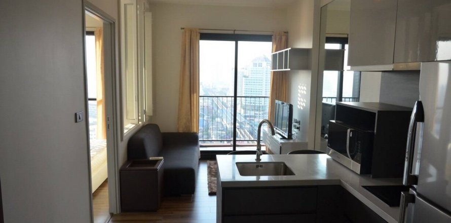 Condominio de 1 dormitorio en Phra Khanong, Bangkok, Tailandia № 143956