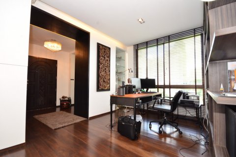 Condominio de 3 dormitorios en Bangkok, Tailandia № 143955 - foto 12