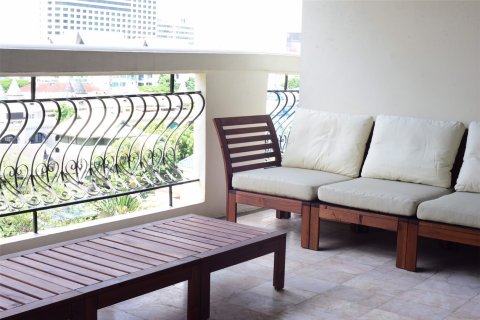 Condominio de 3 dormitorios en Bangkok, Tailandia № 143955 - foto 15