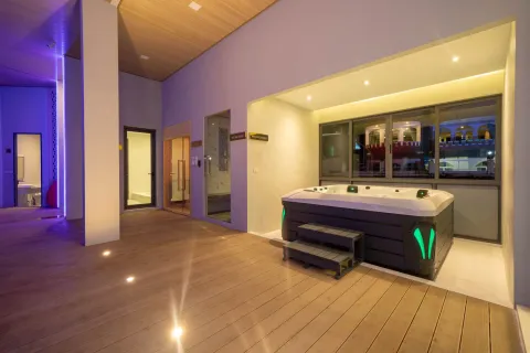 Chalet de 5 dormitorios en Phuket, Tailandia № 123559 - foto 27