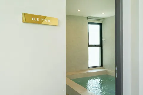 Chalet de 5 dormitorios en Phuket, Tailandia № 123559 - foto 25