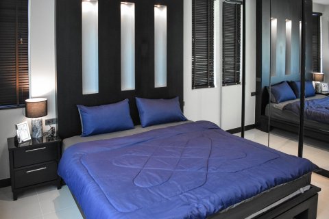 Casa de 4 dormitorios en Pattaya, Tailandia № 123560 - foto 30