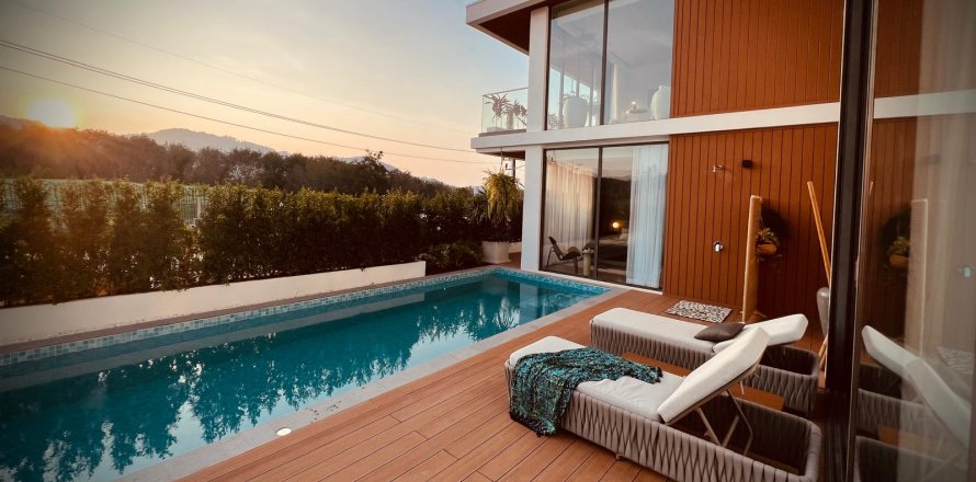 Chalet de 4 dormitorios en Bang Tao, Tailandia № 71767