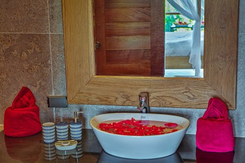 Chalet de 6 dormitorios en Bang Tao, Tailandia № 74270 - foto 20