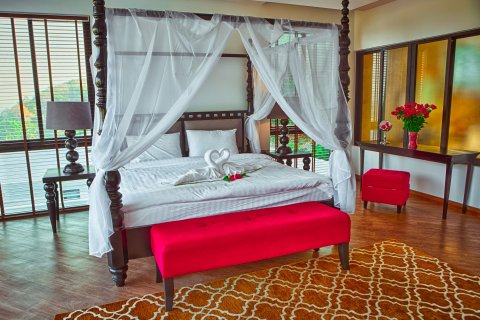 Chalet de 6 dormitorios en Bang Tao, Tailandia № 74270 - foto 4