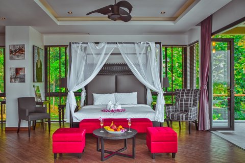 Chalet de 6 dormitorios en Bang Tao, Tailandia № 74270 - foto 7