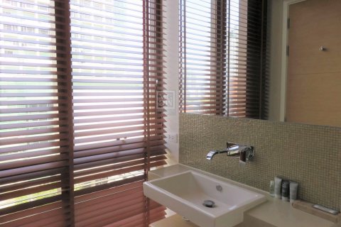 Condominio de 2 dormitorios en Bangkok, Tailandia № 143379 - foto 12