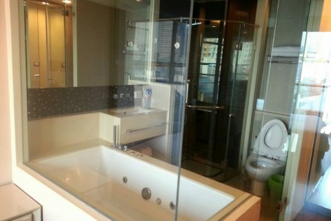 Condominio de 2 dormitorios en Yan Nawa, Bangkok, Tailandia № 143378 - foto 5