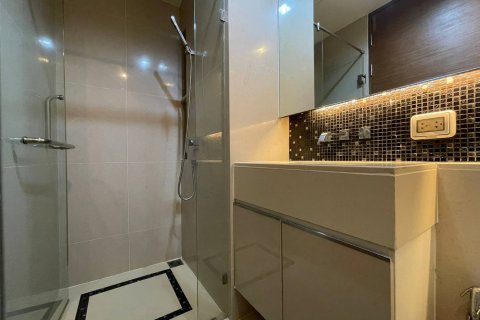 Condominio de 2 dormitorios en Yan Nawa, Bangkok, Tailandia № 143378 - foto 9