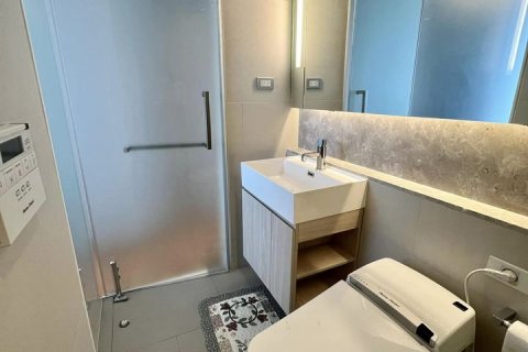 Condominio de 2 dormitorios en Bangkok, Tailandia № 143384 - foto 11