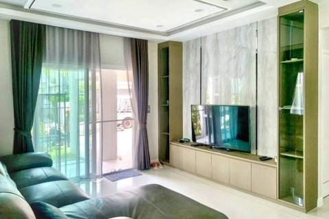 Casa de 3 dormitorios en Bangkok, Tailandia № 126698 - foto 10