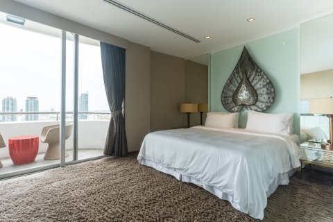 Condominio de 2 dormitorios en Bangkok, Tailandia № 143616 - foto 16