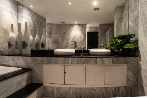 Condominio de 2 dormitorios en Bangkok, Tailandia № 143616 - foto 18