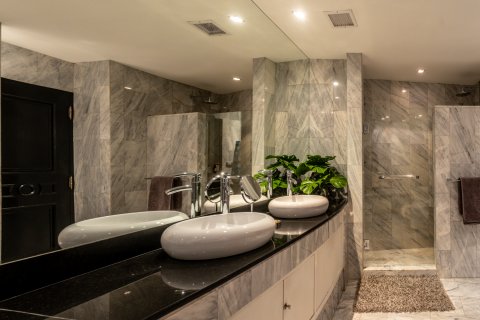 Condominio de 2 dormitorios en Bangkok, Tailandia № 143616 - foto 19