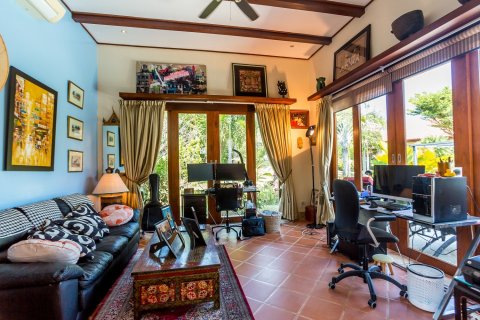 Casa de 5 dormitorios en Hua Hin, Tailandia № 125507 - foto 10