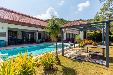 Casa de 5 dormitorios en Hua Hin, Tailandia № 125507 - foto 2