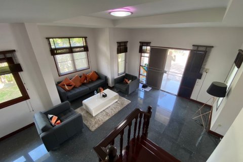 Casa de 4 dormitorios en Hua Hin, Tailandia № 125503 - foto 15