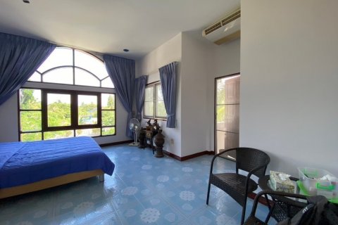 Casa de 4 dormitorios en Hua Hin, Tailandia № 125503 - foto 9