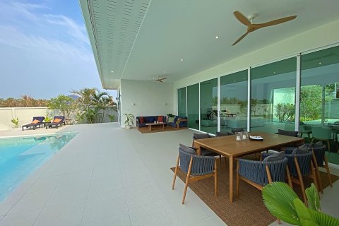 Casa de 4 dormitorios en Hua Hin, Tailandia № 125513 - foto 6
