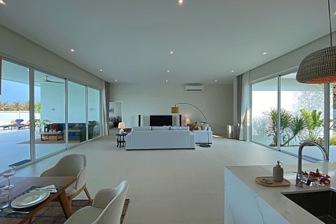 Casa de 4 dormitorios en Hua Hin, Tailandia № 125513 - foto 10