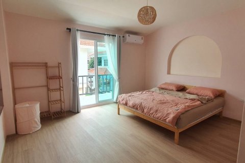 Casa de 6 dormitorios en Pattaya, Tailandia № 82453 - foto 11