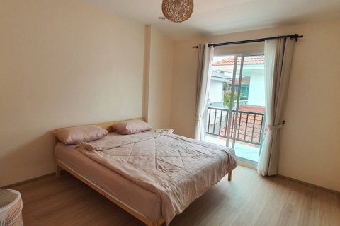 Casa de 6 dormitorios en Pattaya, Tailandia № 82453 - foto 12