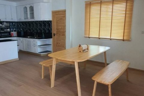 Casa de 6 dormitorios en Pattaya, Tailandia № 82453 - foto 5