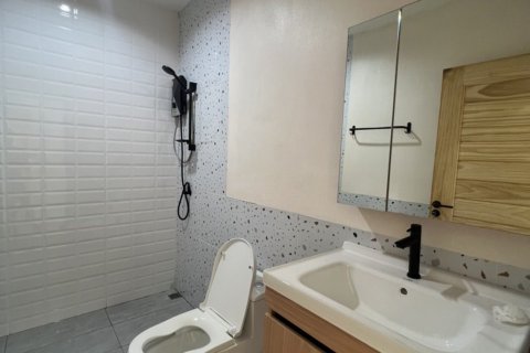 Casa de 6 dormitorios en Pattaya, Tailandia № 82453 - foto 16