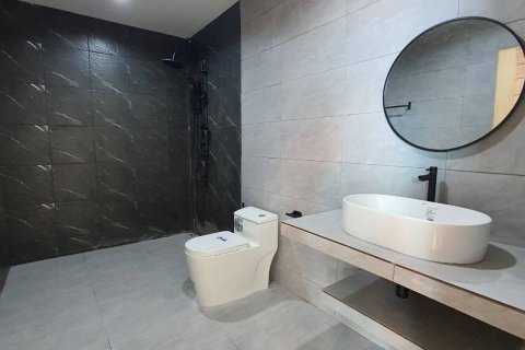 Casa de 6 dormitorios en Pattaya, Tailandia № 82453 - foto 18