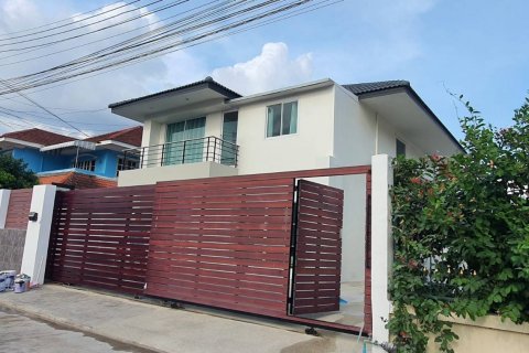 Maison à Pattaya, Thaïlande 6 chambres № 82453
