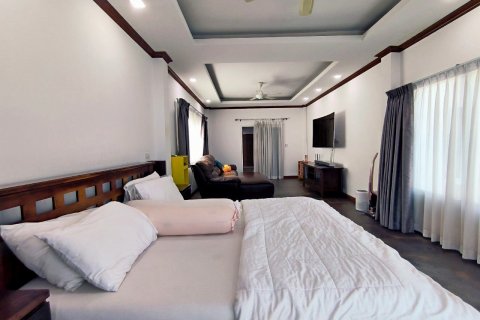 Casa de 5 dormitorios en Pattaya, Tailandia № 82451 - foto 26