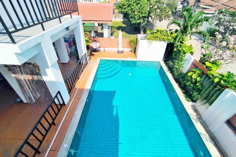 Casa de 5 dormitorios en Pattaya, Tailandia № 82451 - foto 4