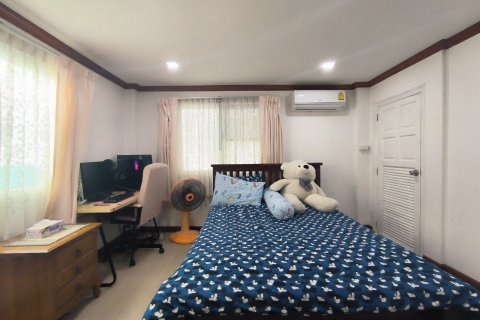 Casa de 5 dormitorios en Pattaya, Tailandia № 82451 - foto 19