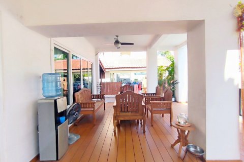 Casa de 5 dormitorios en Pattaya, Tailandia № 82451 - foto 7