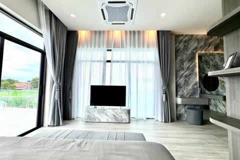 Chalet de 4 dormitorios en Jomtien Beach, Pattaya, Tailandia № 119408 - foto 26