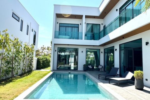Chalet de 4 dormitorios en Jomtien Beach, Pattaya, Tailandia № 119408 - foto 2
